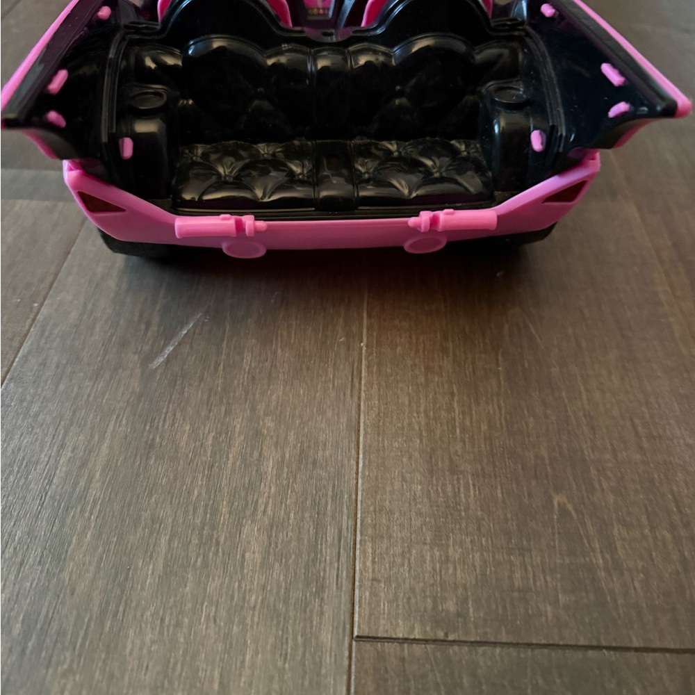 🖤 Monster High Black & Pink Toy Car 💖 - Picture 4 of 5